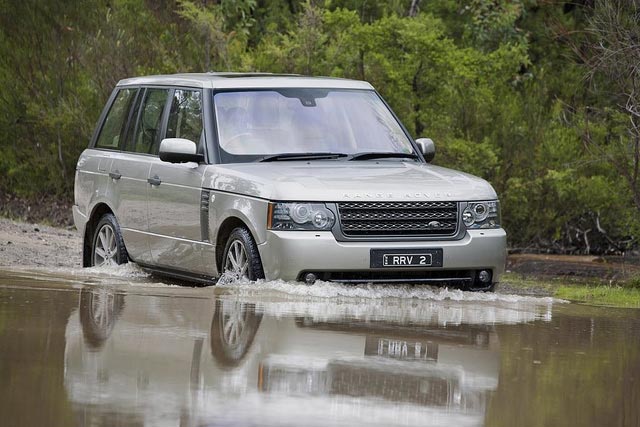 Buying An SUV? Here’s Why You Need To Seriously Consider A Land Rover!